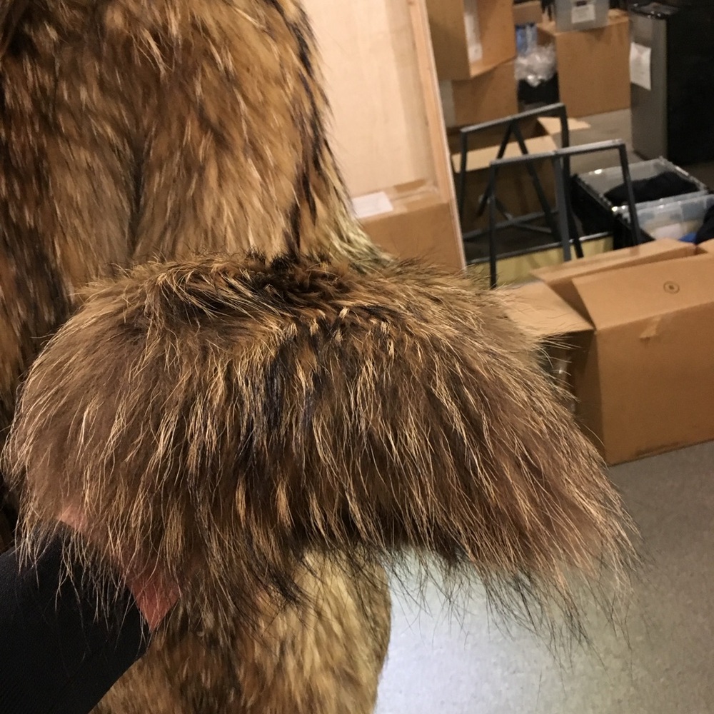 Parisian Brand Vintage Raccoon?  Fur Coat - Picture 10 of 13